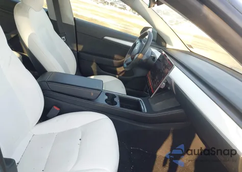 2022 Tesla Model 3 Long Range Dual Motor All-Wheel Drive z USA, uszkodzony, nr VIN 5YJ3E1EB9NF118846